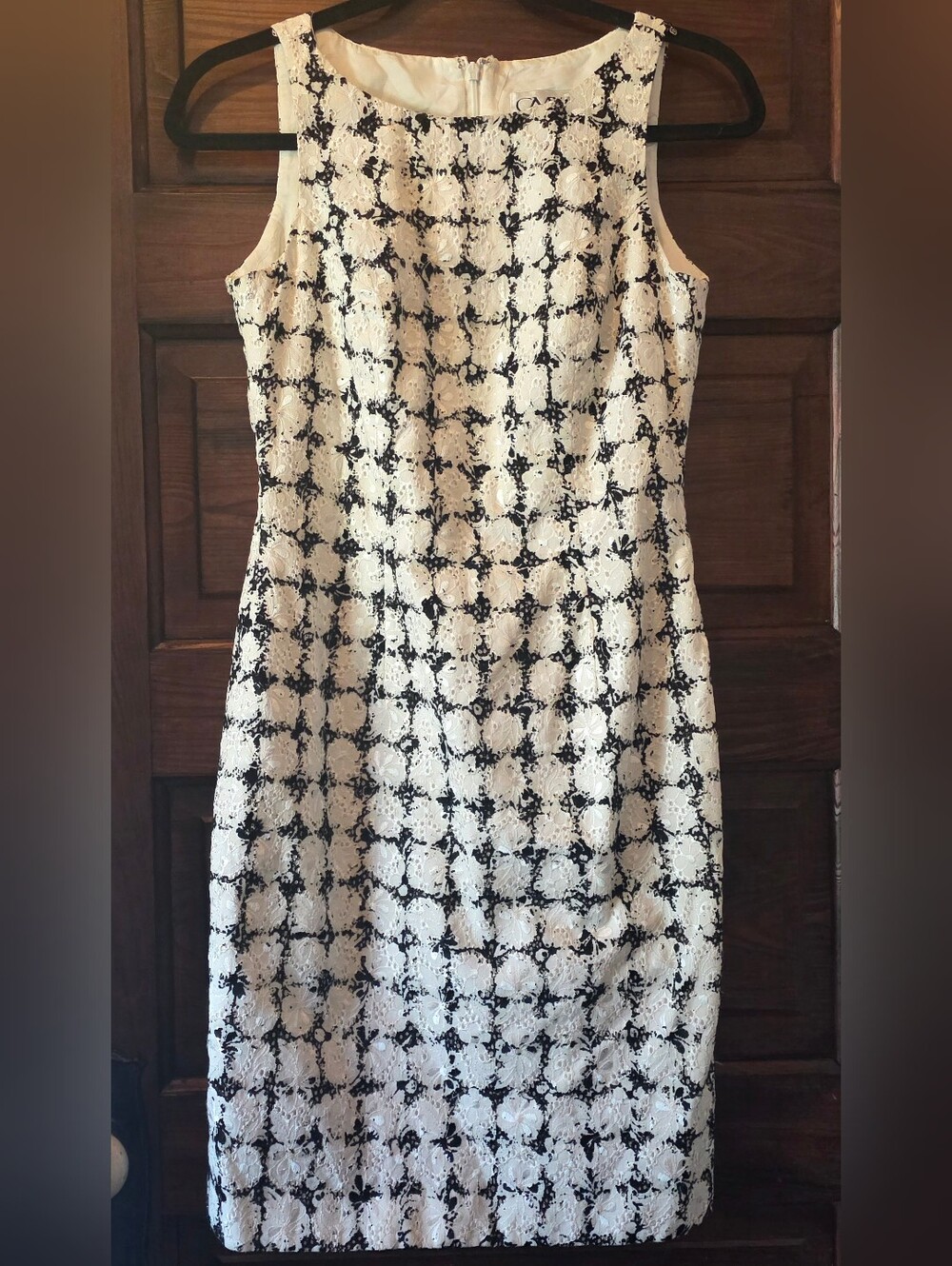 Carmen Marc Valvo Women's Sheath Dress Black White Eyelet Lace Shell 2